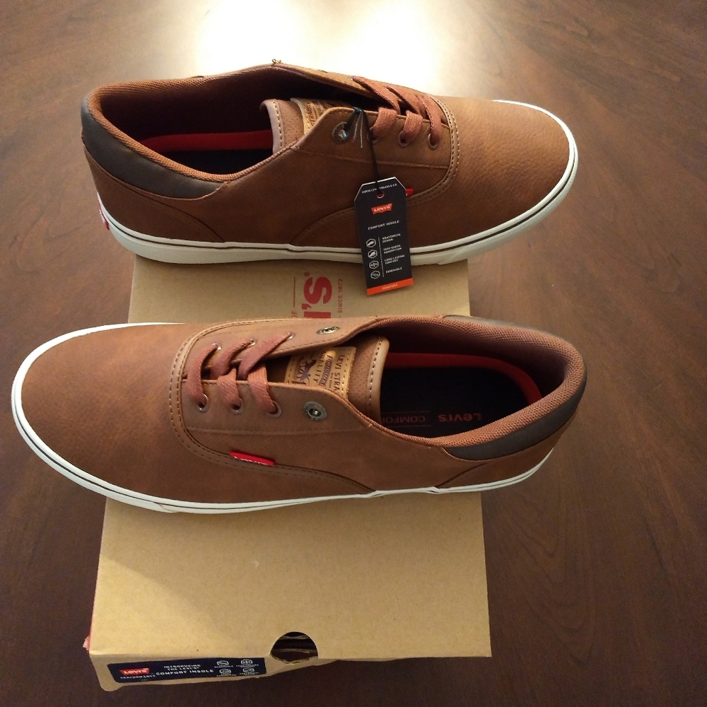 A NEW pair of Levi's dress/casual shoes